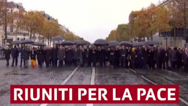Contro ogni nazionalismo hanno sfilato ieri a Parigi 72 capi di Stato e di governo.