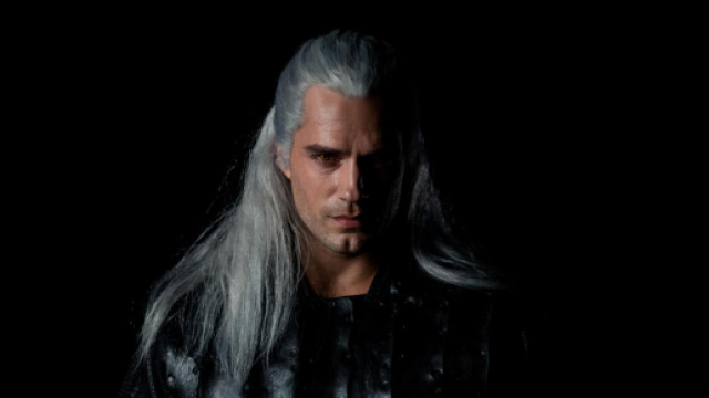 The Witcher : premier aperçu de Henry Cavill dans le costume de ... - numerama.com