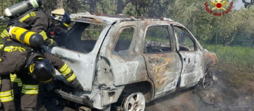 Incidente stradale tra Acerra e Marigliano, auto avvolta dalle fiamme: grave il conducente