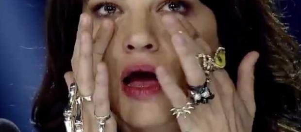 Asia Argento piange per Corona Asia Argento piange per Corona