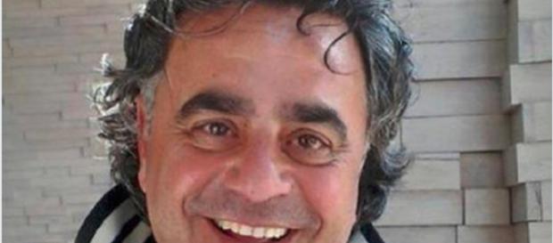Fan in ansia per Carmelo Zappulla: il cantante è ricoverato in gravi condizioni - Internapoli Fan in ansia per Carmelo Zappulla: il cantante è ricoverato in gravi condizioni - Internapoli