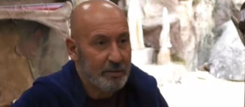 Maurizio Battista e Lory Del Santo svelano il complotto dei giovani verso il gruppo dei 'maturi' all'interno del Gf Vip