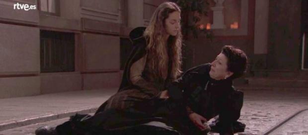 Una Vita anticipazioni, Ursula accoltellata da Olga Una Vita anticipazioni, Ursula accoltellata da Olga