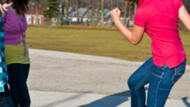 Bullismo in Russia, 14enne pestata da minorenni per vendetta.