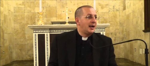 Il Vaticano scomunica don Minutella: è accusato di eresia