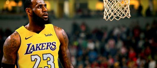 LeBron in Lakers Jersey Wallpapers New Tab – Free Addons - free-addons.com