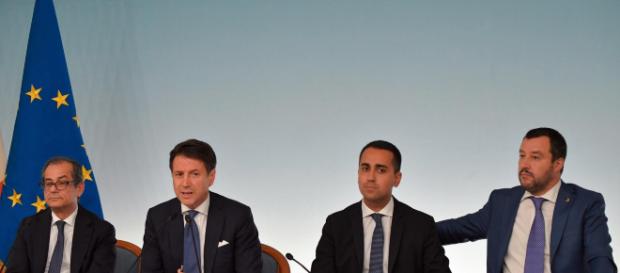 Europa contro la Manovra dell'Italia Europa contro la Manovra dell'Italia