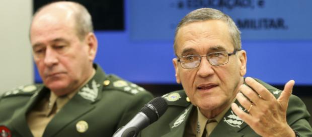 General Azevedo e Silva ao lado do comandante Eduardo Villas Bôas General Azevedo e Silva ao lado do comandante Eduardo Villas Bôas