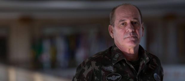 General Azevedo e Silva se manifesta sobre papel das Forças Armadas numa eventual soltura de Lula pelo STF General Azevedo e Silva se manifesta sobre papel das Forças Armadas numa eventual soltura de Lula pelo STF