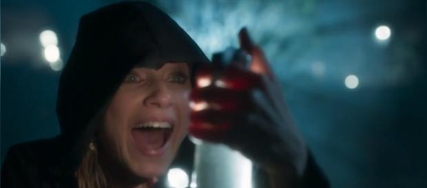 Marilda fica mais nova ao se banhar na fonte (Divulgação/TV Globo) Marilda fica mais nova ao se banhar na fonte (Divulgação/TV Globo)