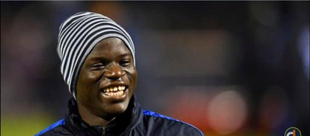 N'Golo Kanté (Imagem via Youtube) N'Golo Kanté (Imagem via Youtube)