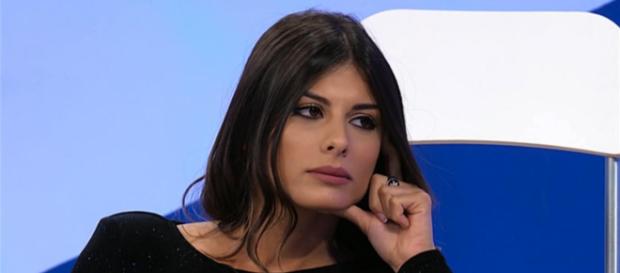 Uomini e Donne, Giulia Cavaglia ha deciso di eliminarsi nel corso della registrazione di questo pomeriggio Uomini e Donne, Giulia Cavaglia ha deciso di eliminarsi nel corso della registrazione di questo pomeriggio