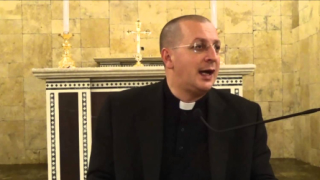 Il Vaticano scomunica don Minutella: &egrave; accusato di eresia