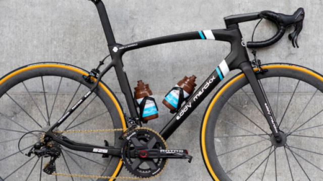 La bici Merckx che sar&agrave; usata dai corridori della AG2R