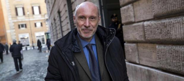 Gregorio De Falco, Movimento 5 Stelle. Gregorio De Falco, Movimento 5 Stelle.