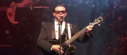Roy Orbison back on stage in-concert three decades after he died. [Image Source: QPAC - YouTube]