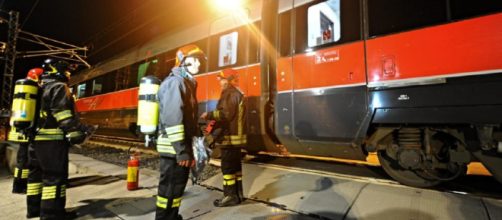 Incendio in galleria sulla tratta ferroviaria Napoli-Salerno.
