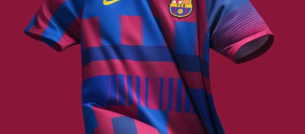 Modelo leva um pedaço de todas as outras camisas lançadas pela Nike. Modelo leva um pedaço de todas as outras camisas lançadas pela Nike.