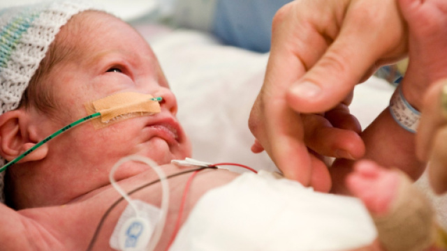 Gli integratori di acidi grassi Omega 3 aiutano a prevenire il parto prematuro