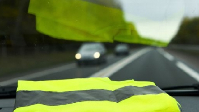 Le peuple citoyen représenté par le gilet jaune est en marche.
