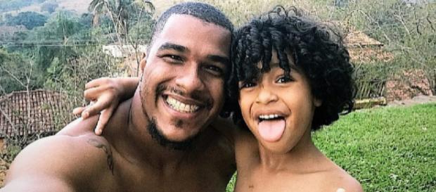 Elisson e seu filho Lucca de 6 anos - Foto Reprodução perfil pessoal Elisson e seu filho Lucca de 6 anos - Foto Reprodução perfil pessoal