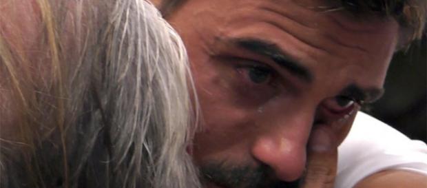 Grande Fratello Vip, il reality chiuderà prima: Francesco Monte in lacrime per la mamma Grande Fratello Vip, il reality chiuderà prima: Francesco Monte in lacrime per la mamma