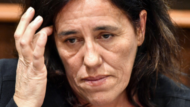 La mère de Serena "le bébé du coffre" condamné à 2 ans de prison ferme