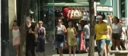 Christmas comes early at London store despite summer heatwave. - [AP Archive / YouTube screencap]