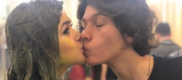 Namoro de Maisa faz declaração para a jovem Namoro de Maisa faz declaração para a jovem