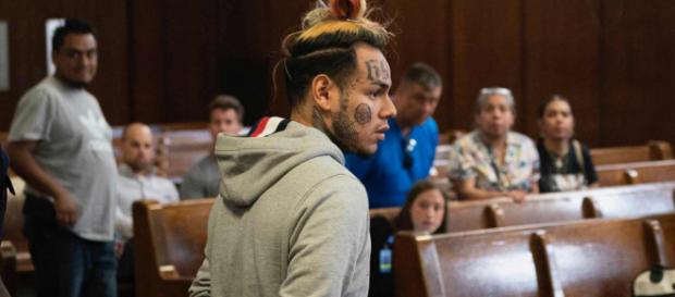 Tekashi 6ix9ine è stato arrestato ancora una volta Tekashi 6ix9ine è stato arrestato ancora una volta