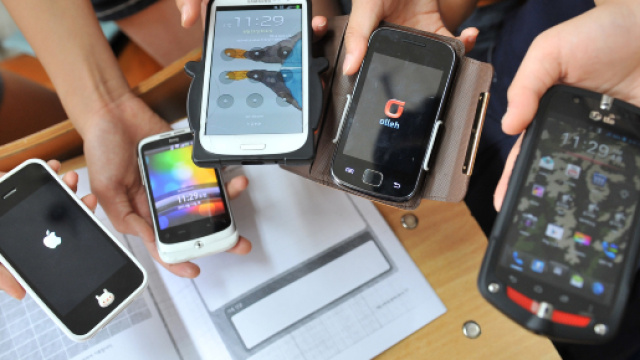 Francia alunno di 11 anni si suicida dopo essere stato rimproverato a scuola per l'uso del telefonino