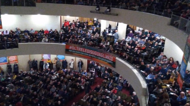 Luigi De Magistris riunisce oltre 800 persone al Teatro Italia (foto esclusiva BN)
