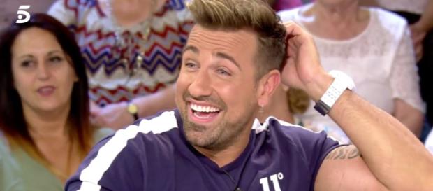 Las fans de Rafa Mora, indignadas por su actitud en un bolo en ... - bekia.es Las fans de Rafa Mora, indignadas por su actitud en un bolo en ... - bekia.es