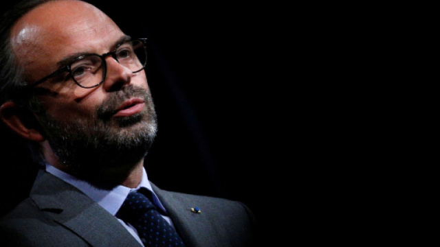 "Gilets jaunes": droite et gauche critiquent le peu d'écoute d'Edouard Philippe