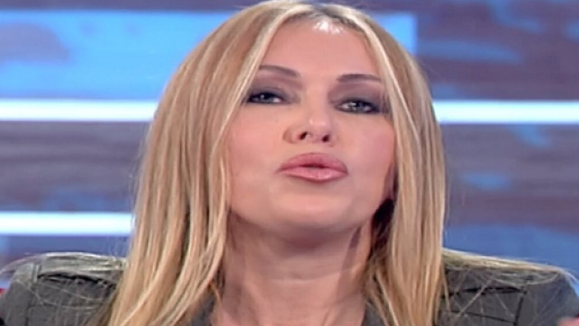 Roberta Bruzzone ospite di Vieni da Me, nella puntata del 20 novembre 2018.