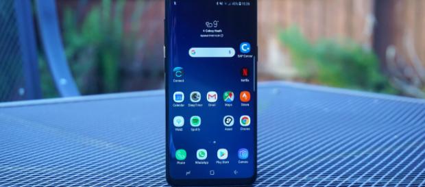 Samsung Galaxy S10 con connettività 5G: si parla di 6 fotocamere e schermo da 6,7 pollici Samsung Galaxy S10 con connettività 5G: si parla di 6 fotocamere e schermo da 6,7 pollici