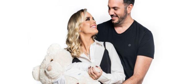 Thaeme vai ser mãe pela primeira vez. (Reprodução/Revista QUEM) Thaeme vai ser mãe pela primeira vez. (Reprodução/Revista QUEM)