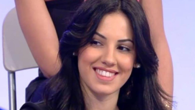 Giulia De Lellis tiene una lezione all'universit&agrave; Iulm malgrado le lacune grammaticali.