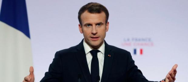 Emmanuel Macron change de ton face aux maires Emmanuel Macron change de ton face aux maires