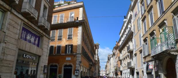 Roma, coppia tenta di vendere senza esserne proprietaria un appartamento di Via delle Carrozze Roma, coppia tenta di vendere senza esserne proprietaria un appartamento di Via delle Carrozze