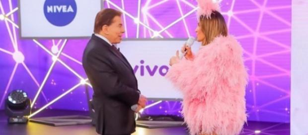 Silvio Santos e Claudia Leitte, no palco do Teleton Silvio Santos e Claudia Leitte, no palco do Teleton