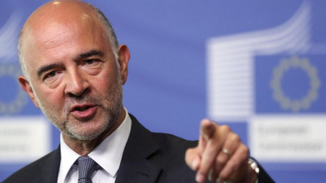 Matteo Salvini lo chiama Babbo Natale e Pierre Moscovici si infuria