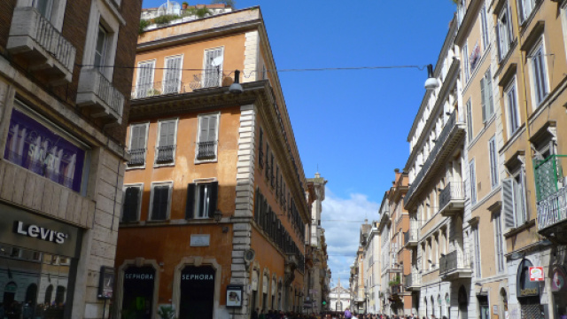 Roma, coppia tenta di vendere senza esserne proprietaria un appartamento di Via delle Carrozze