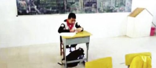 Cina, studente malato di tumore emarginato in classe: insegnante sospeso.