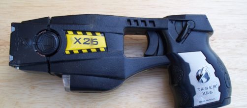 Taser in Italia: la pistola in dotazione alla polizia | Il ... - tpi.it