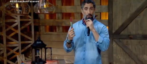 Quem tiver o poder da chama vermelha irá ter grandes poderes na próxima roça (Reprodução/RecordTV) Quem tiver o poder da chama vermelha irá ter grandes poderes na próxima roça (Reprodução/RecordTV)