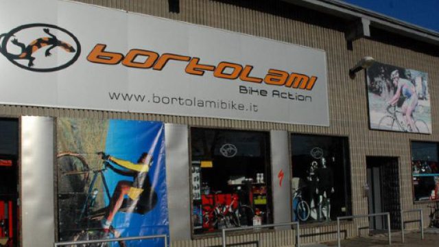 Ladri in azione al negozio di Bortolami - foto corrierealtomilanese.com