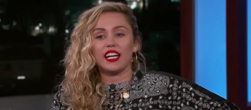 Singer and actress Miley Cyrus is celebrating her birthday on November 23. [Image source: Jimmy Kimmel Live/YouTube]