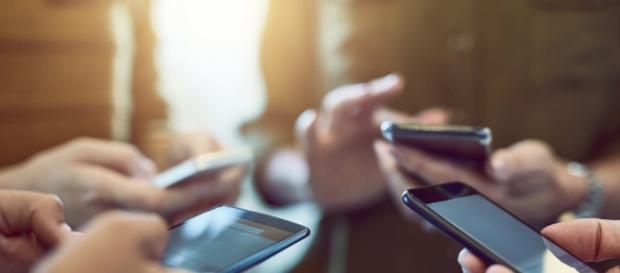 When's the Best Time to Buy the Most Popular Smartphones? - dealnews.com When's the Best Time to Buy the Most Popular Smartphones? - dealnews.com