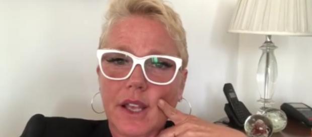 Xuxa divulga vídeo reclamando de empresa contratante Xuxa divulga vídeo reclamando de empresa contratante